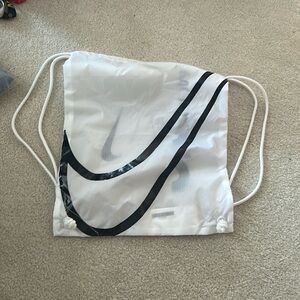 Nike new drawstring bag boy girl black white authentic spring summer 2025